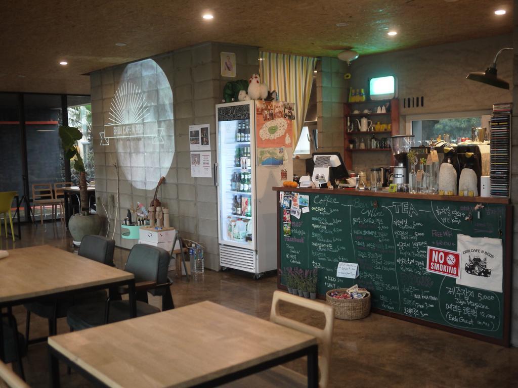 Hotel Eridu Cafe N Beds Seogwipo Exterior foto
