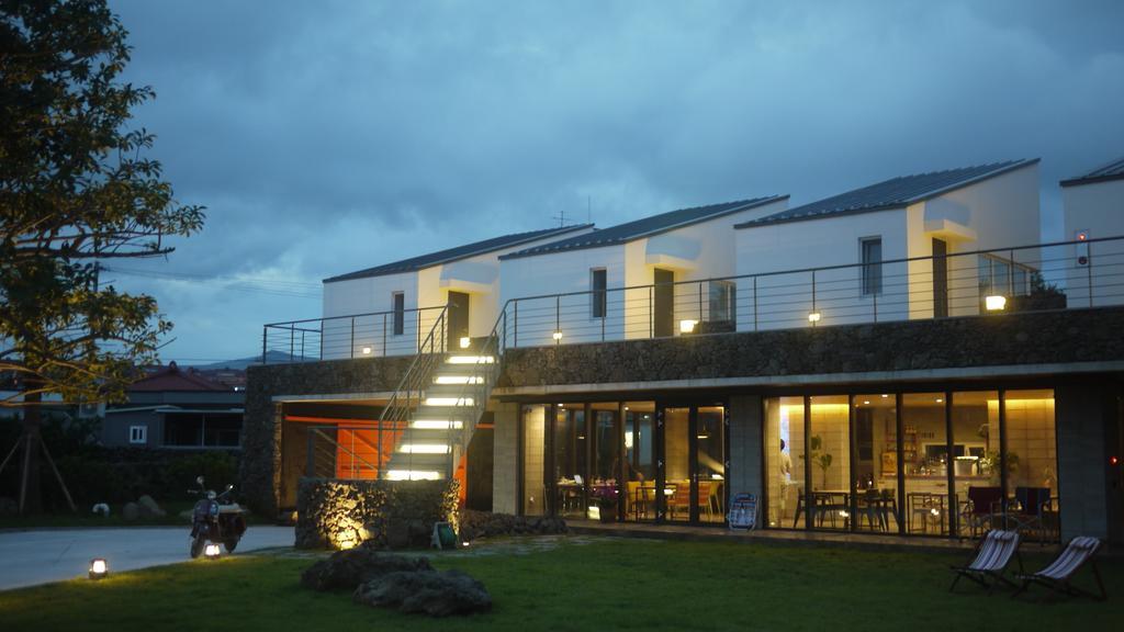 Hotel Eridu Cafe N Beds Seogwipo Exterior foto